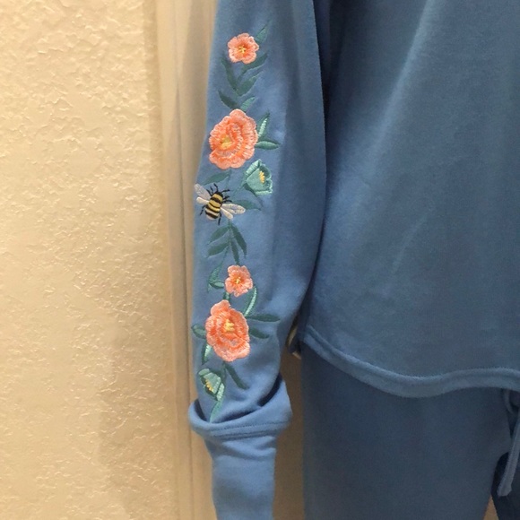Jenni Printed Long-Sleeve Pajamas Set - Picture 4 of 8